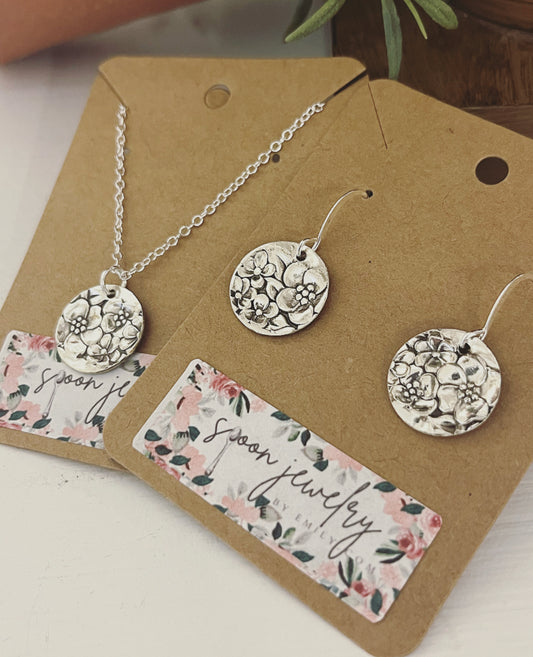 Love Precious Flower Necklace and Earring Set (Circle)