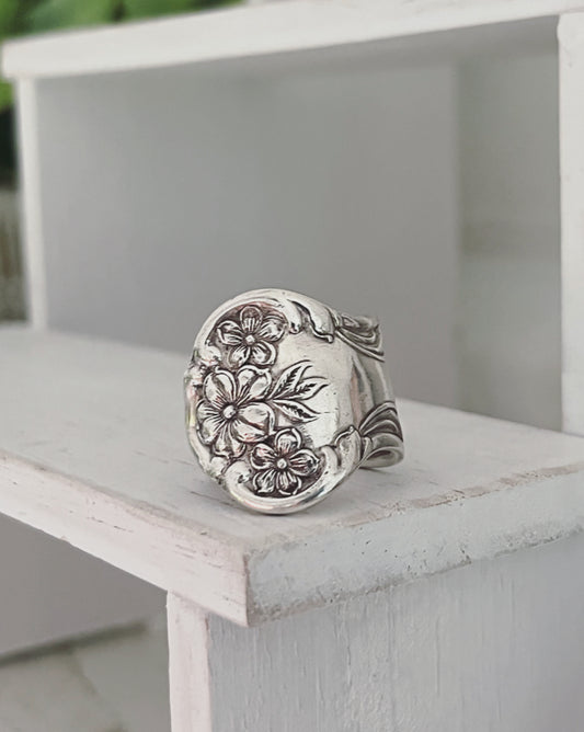 Daisy 1910 Vintage Spoon Ring