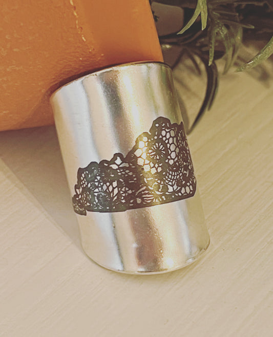 Kentucky Lace Spoon Ring