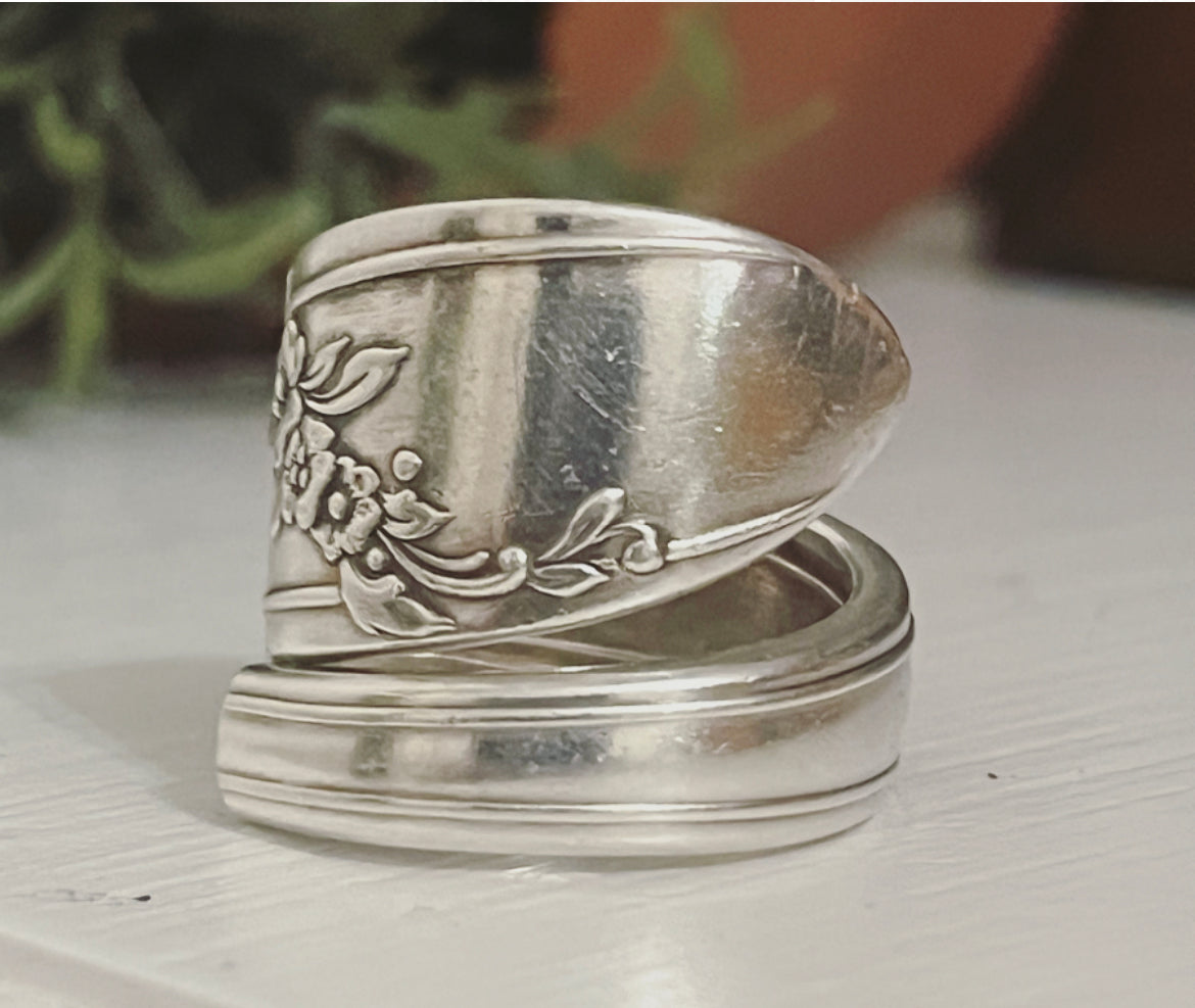 Queen Bess Spiral Vintage Spoon Ring