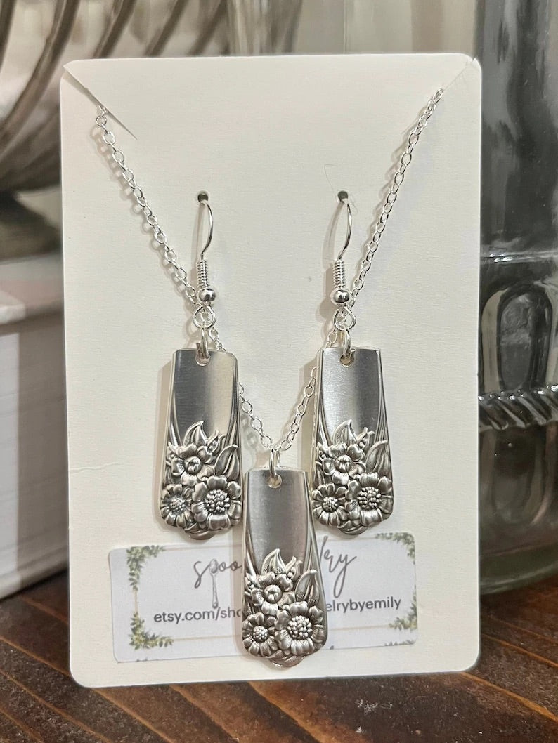 April Spoon Matching Set